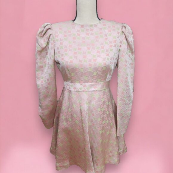 Dresses & Skirts - Vintage Pink Ruffle Dress With A Bow